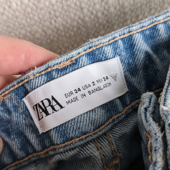 Zara High-Waist Cutoff Jeans -2 - Picture 5 of 7